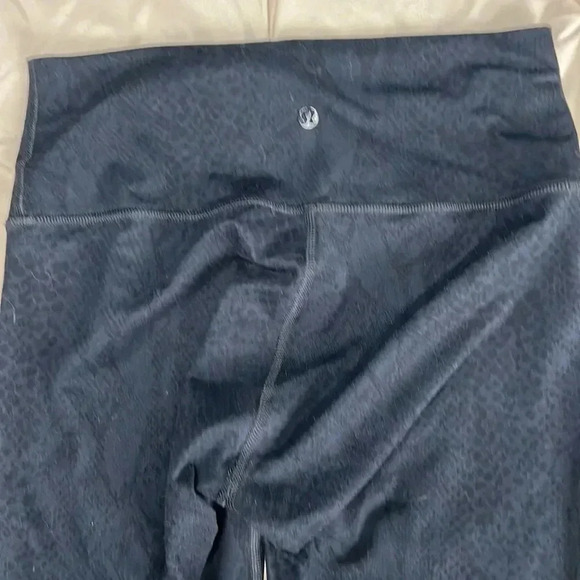 Lululemon wunder under roll down pants 26” - Picture 10 of 10